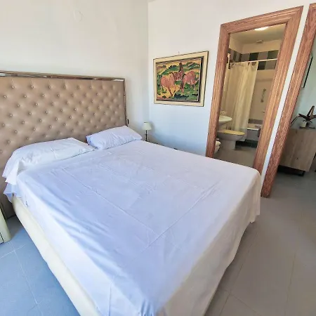 Beachfront Primera Linea 3-02 *